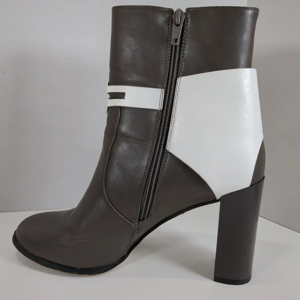 French Blu Women's Gray And White Boots , Size 41
